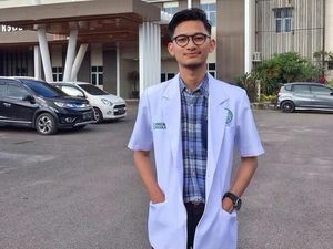 Nyambi Ojek Online, Dokter Ganteng Cody Ternyata Masih Jomblo Nyambi Ojek Online, Dokter Ganteng Cody Ternyata Masih Jomblo