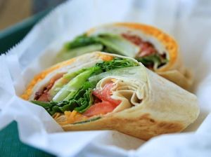 Menjijikan! Karyawan Fast Food Ini Ludahi Makanan dan Ribut dengan Pelanggan