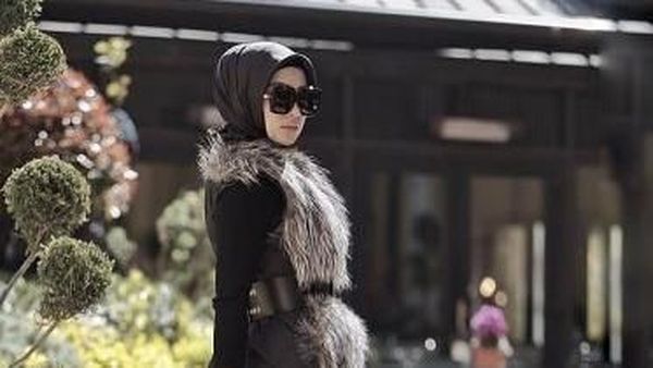 Selain Foto Holocaust, Ini 5 Pose Kontroversial Syahrini