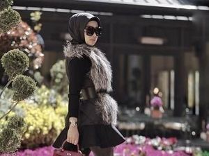 Selain Foto Holocaust, Ini 5 Pose Kontroversial Syahrini