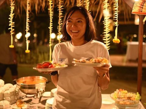 Hamil Muda, Poppy Sovia Malah Ngidam Makan Peuyeum