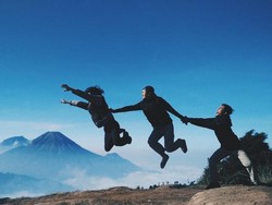 Photo levitasi di gunung prau