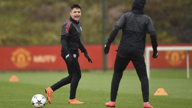 Mourinho Bantah Alexis Sanchez akan Tinggalkan Man United