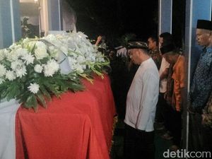 Jenazah Probosutedjo Tiba di Pemakaman Kemusuk Bantul