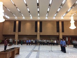 Lantik 3 Pejabat, Mentan: Amankan Harga Cabai hingga Beras!