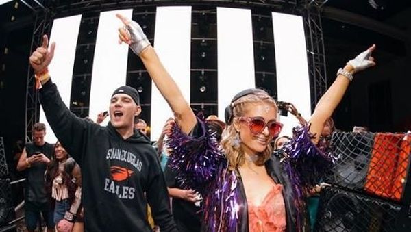 Keseruan Pesta yang Membuat Cincin Rp 27 M Paris Hilton Nyaris Hilang