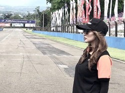 Masayu Anastasia, dari Layar Kaca ke Lintasan Balap