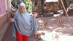 Desy dan Hesti, Wanita Berjilbab dan Bercadar Pemelihara Anjing