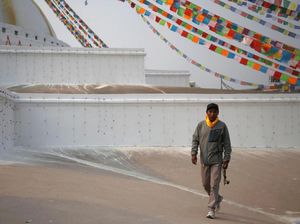 Nepal Larang TikToker Ngonten di Tempat Suci Buddha