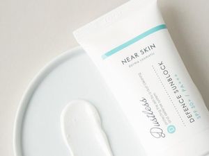 7 Produk Antipolusi untuk Kamu yang Sering Kena Debu dan Sinar Matahari