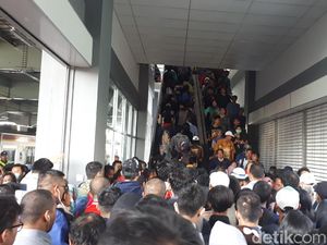 Cerita di Balik Desak-desakan Horor Stasiun Duri yang Sempat Viral