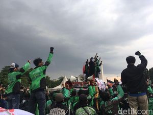 Driver Ojol Kena Suspend karena Demo, Grab Membantah