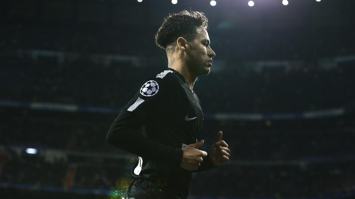 Neymar santer dikaitkan dengan kepindahan ke Real Madrid atau kembali ke Barcelona. (Foto: Gonzalo Arroyo Moreno/Getty Images)