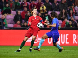 Ronaldo jadi starter saat Portugal menghadapi Belanda pada laga persahabatan di Stade de Geneve, Jenewa, Swiss, Selasa (27/3/2018) dinihari WIB. Foto: Harold Cunningham/Getty Images