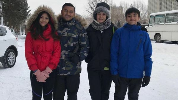 Harmonisnya Keluarga Anjasmara-Dian Nitami yang Bikin Hati Adem