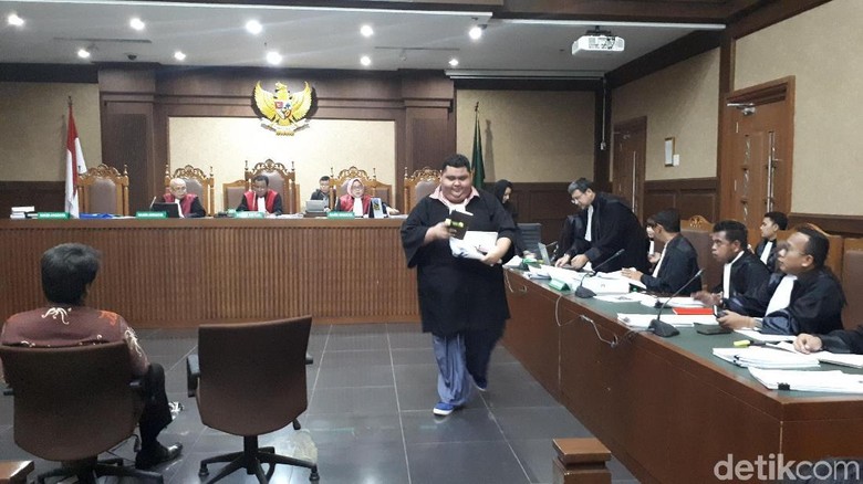 Pengacara Bupati Rita Diminta Hakim Keluar dari Ruang Sidang