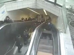 Video CCTV Pria Mendadak Ditelan Eskalator