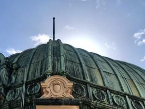 10 Ton Kotoran Burung Merpati di Atas Kubah Stasiun Flinders Street 10 Ton Kotoran Burung Merpati di Atas Kubah Stasiun Flinders Street