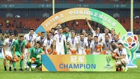 Para pemain Uruguay merayakan kemenangannya di ajang China Cup. Foto: Stringer/Reuters