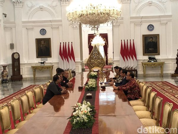 Foto: Driver Ojol Masuk Istana dan Curhat ke Jokowi