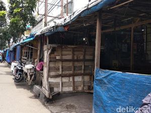 Agar Tidak Kumuh, Pemkot Bandung akan Seragamkan Tenda PKL Cicadas