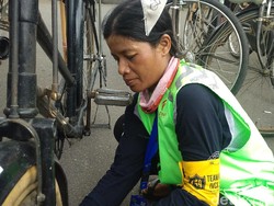 Dwi Puspasari, Srikandi Tangguh yang Gowes Ontel Jakarta-Bali