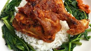 Makan Siang Mantap dengan Ayam Taliwang Pilihan Netizen