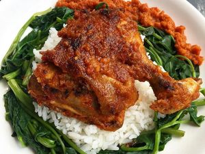 Makan Siang Mantap dengan Ayam Taliwang Pilihan Netizen