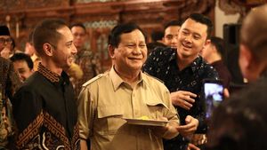 Foto: Senyum Prabowo Saat Syukuran Gerindra Dapat Kursi Pimpinan MPR
