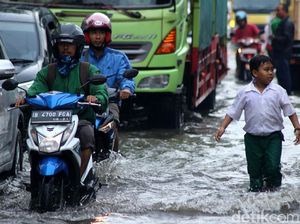 Diguyur Hujan Deras, Sejumlah Kawasan di Jakarta Tergenang