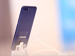 Tak Mau Tiru iPhone X, Honor Hadirkan Layar Penuh