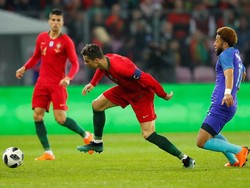 Namun, Ronaldo kali ini tak bisa mengulanginya. Foto: Denis Balibouse/Reuters