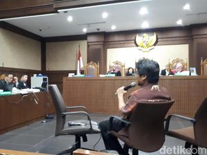 Saksi Ini Ngaku Keluarga Diancam Orang Diduga Suami Bupati Rita Saksi Ini Ngaku Keluarga Diancam Orang Diduga Suami Bupati Rita