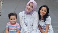 So Sweet! Momen Kebersamaan Adelia Pasha dengan Buah Hatinya