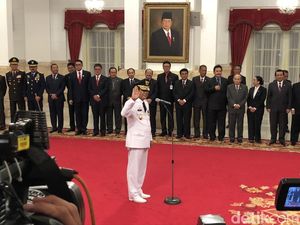 Jokowi Lantik Isdianto Jadi Wakil Gubernur Kepulauan Riau Jokowi Lantik Isdianto Jadi Wakil Gubernur Kepulauan Riau