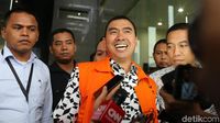 Ditahan KPK, Wali Kota nonaktif Malang Tersenyum Lebar