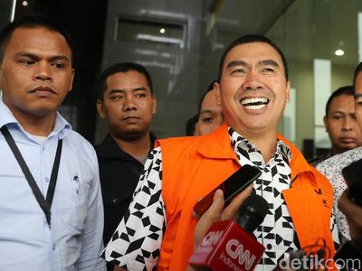 Ditahan KPK, Wali Kota nonaktif Malang Tersenyum Lebar