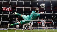 Nicolas Otamendi menjadi pencetak gol tunggal untuk Argentina. Sundulannya pada menit ke-39 tak mampu dihentikan David de Gea. (Foto: Juan Medina/Reuters)