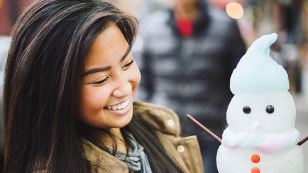 Bikin Gemas! Cotton Candy Bentuk Hello Kitty hingga Minion di Kafe Mungil Ini