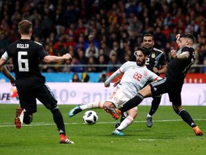 Isco Hat-Trick, Spanyol Lumat Argentina 6-1