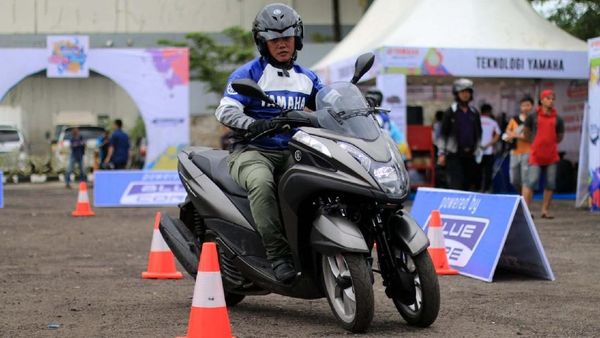 Blue Core Yamaha Motor Show Sedot Warga Cibinong