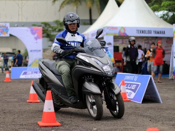 Blue Core Yamaha Motor Show Sedot Warga Cibinong