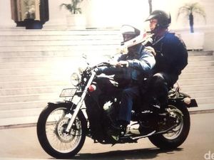 Habibie Koleksi Mobil dan Motor di Garasi Rumah Mirip Parkiran Mal Habibie Koleksi Mobil dan Motor di Garasi Rumah Mirip Parkiran Mal