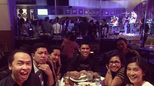 Maulana Indraguna, Suami Dian Sastro Ternyata Seorang Foodie dan Gemar Bir!