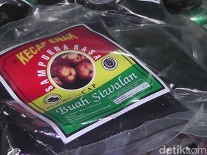 Meski Bahan Baku Makin Langka, Kecap cap Buah Siwalan Tetap Bertahan Meski Bahan Baku Makin Langka, Kecap cap Buah Siwalan Tetap Bertahan