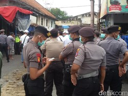 Aparat Gabungan Amankan Pembongkaran Eks Bioskop Indra Yogya