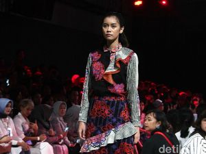 12 Koleksi Kolaborasi Alleira Batik dan Rama Dauhan yang Kekinian