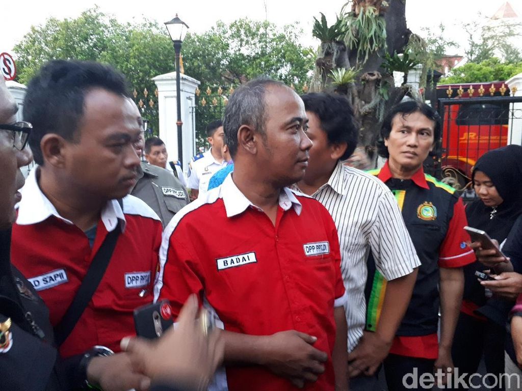 Driver Ojol Kecewa Tak Dilibatkan Mediasi dengan Operator Driver Ojol Kecewa Tak Dilibatkan Mediasi dengan Operator