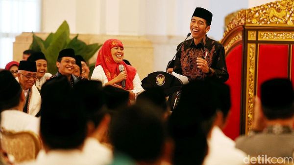 Jokowi Silaturahmi dengan Nasabah Bank Wakaf Mikro