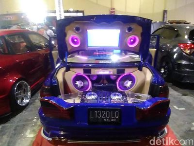 Mengintip Diskotek Jalanan dari Lamongan